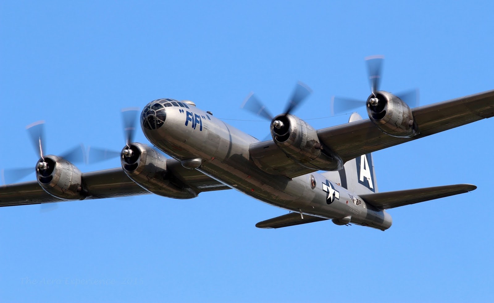 Б 29 3. Boeing b-29 Superfortress Japan. Boeing b-29 Superfortress в полёте. Тяжелый бомбардировщик б 29. Boeing b 29 Superfortress стоил.