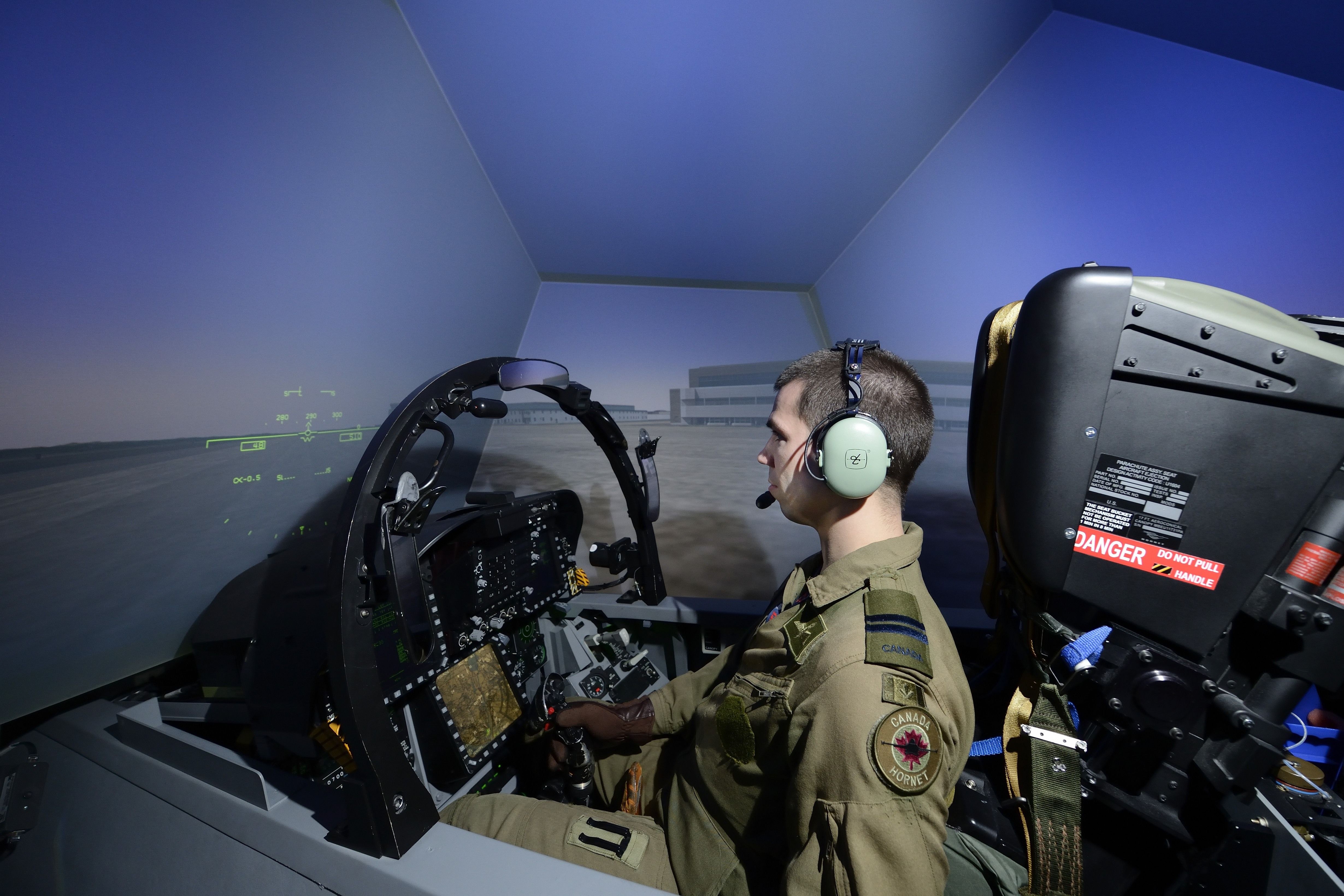 Самолеты vr. Тренажер для пилотов. Симулятор летчика. VR-тренажер для пилотов. Подготовка военных летчиков.