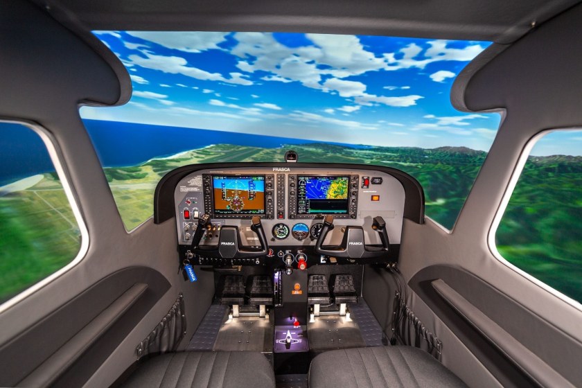 Кабина Cessna 172s