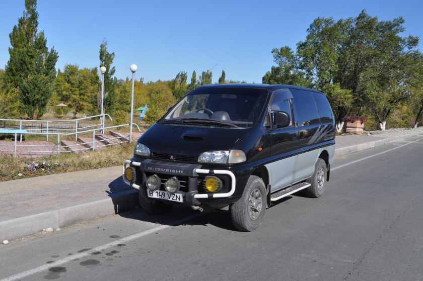 Delica Mitsubishi i400