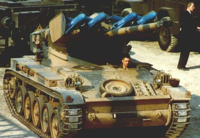 Лего танк АМХ 13